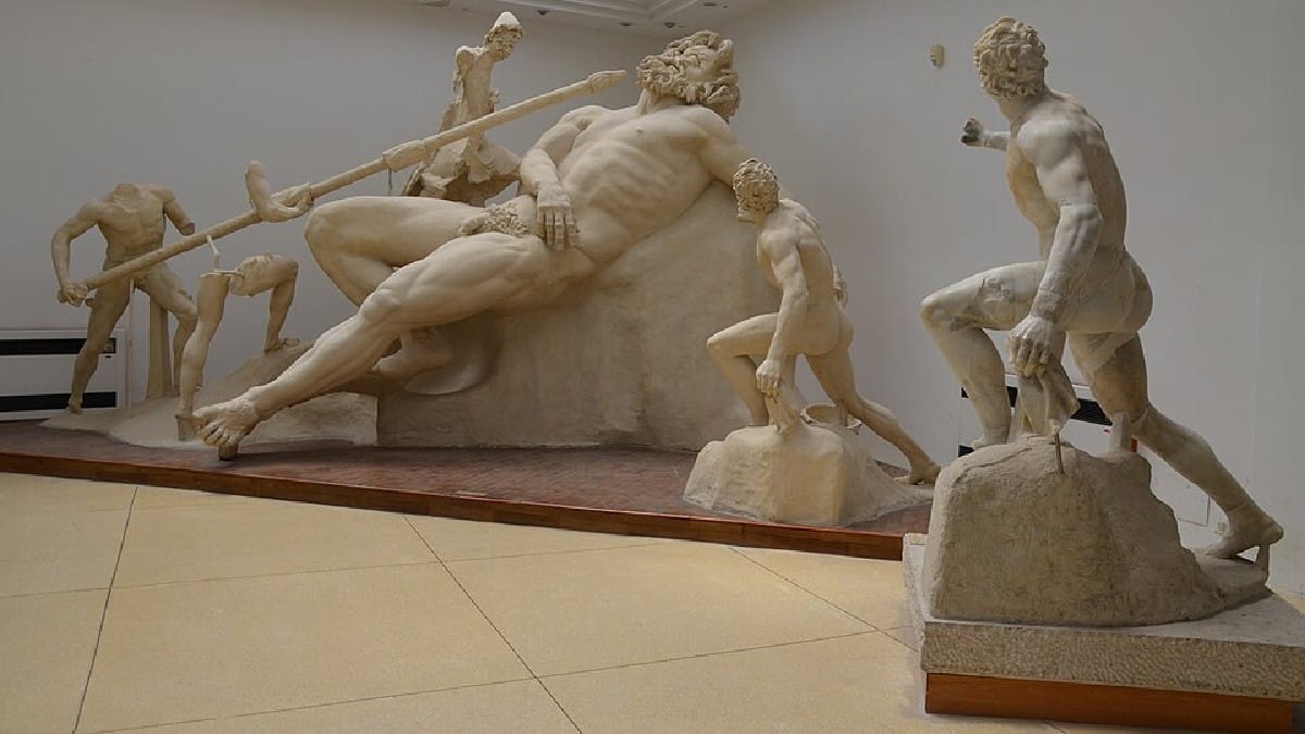 Exemplo de esculturas presentes em Sperlonga (Foto: Carole Raddato / Wikimedia Commons)