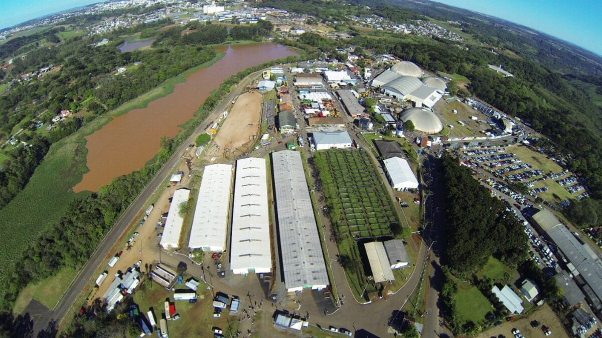 Pavilhão do Agro, no Parque de Exposições Dr. Valmor Ernesto Lunardi (Efapi)