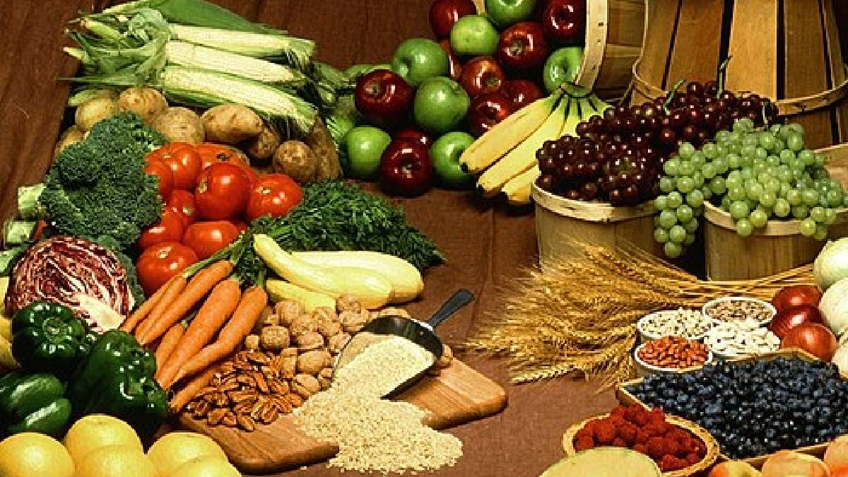 Macronutrientes e micronutrientes aparecem em diferentes grupos de alimentos do dia a dia (Foto: Keith Weller, USDA ARS / Wikimedia Commons)