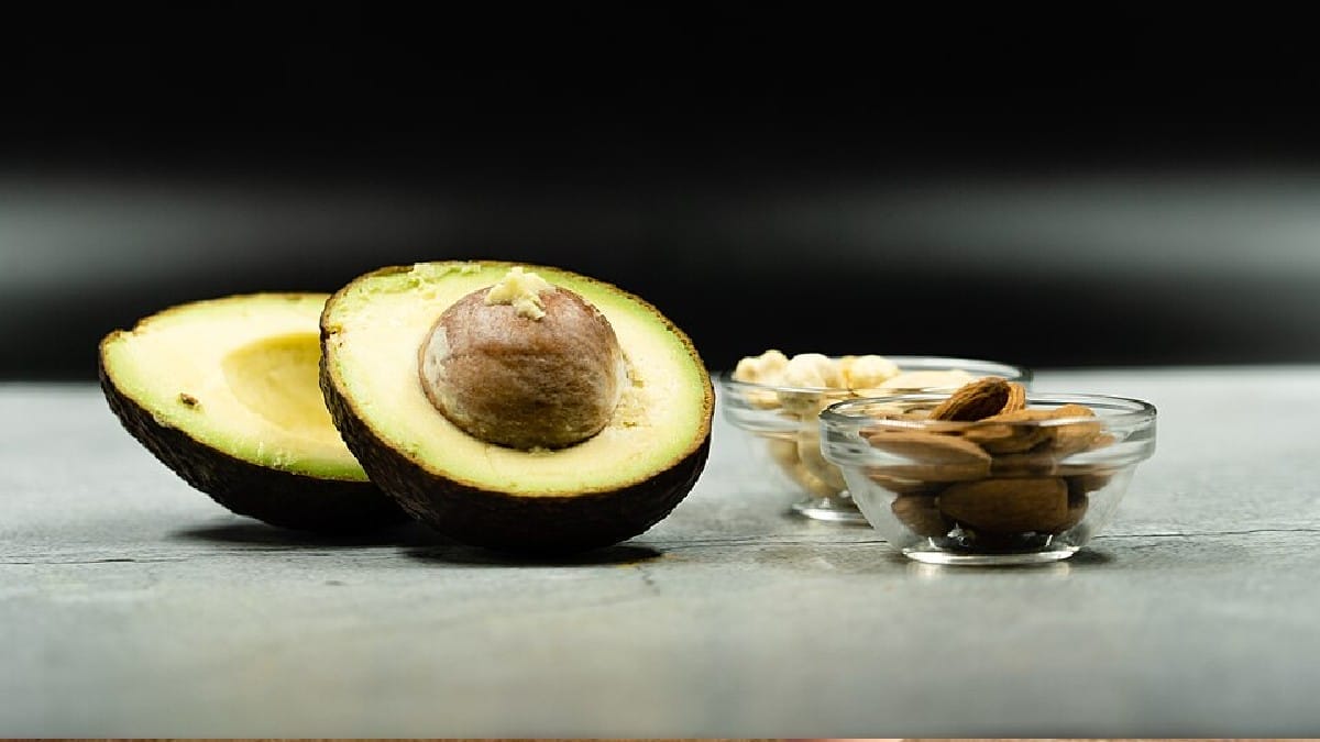 Gorduras ajudam no fornecimento de energia e na absorção de vitaminas lipossolúveis (Foto: formulatehealth / Wikimedia Commons)