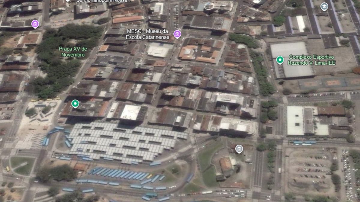 Praça XV, Centro Leste e Av Hercílio Luz em 2002