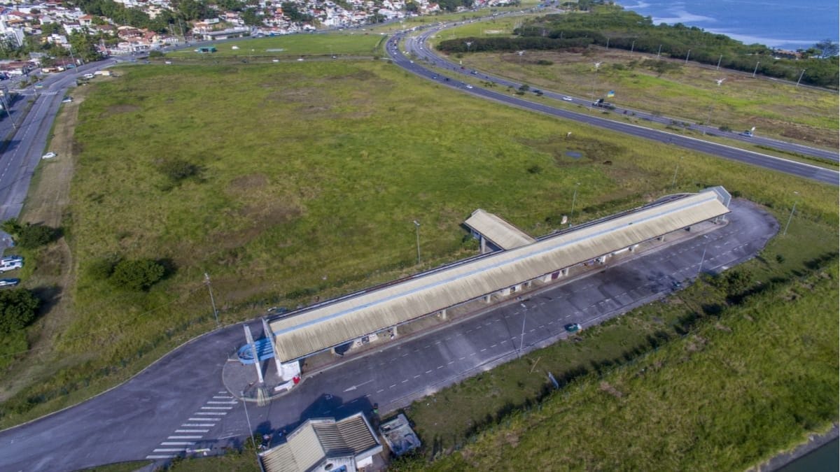 Projeto vai usar a estrutura do antigo terminal (Foto: Divulgação. PMF)