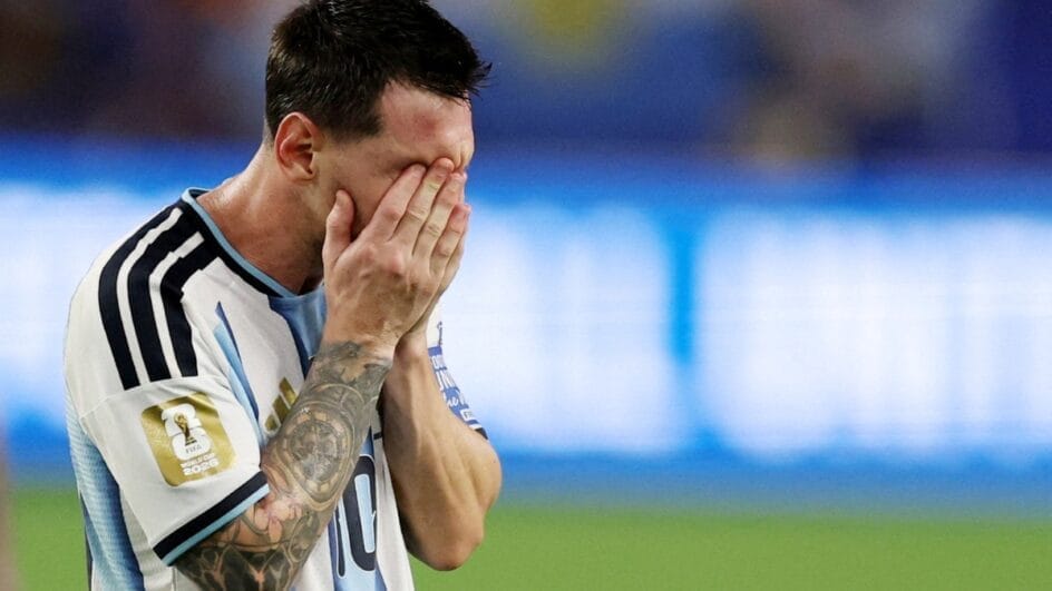 Argentina de Lionel Messi sofreu para passar de fase (Foto: REUTERS)