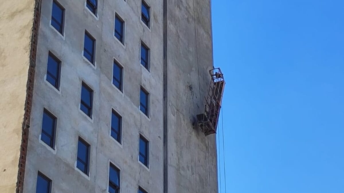 Resgate em Chapecó de trabalhador