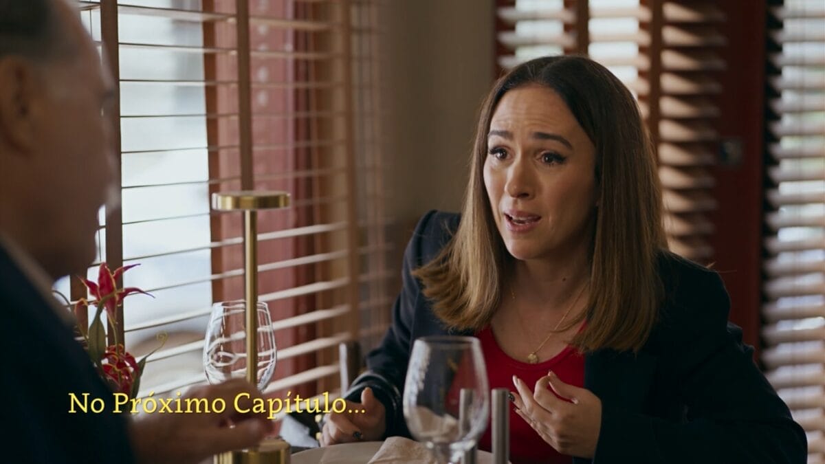 Brigitte diz que sabe que Adriana não matou Arthur, e aumenta o mistério.