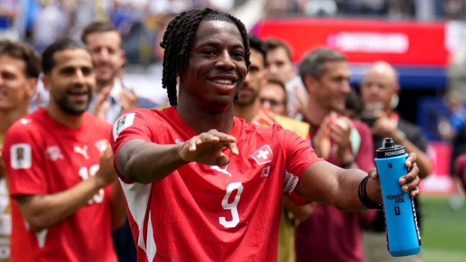 Johan Manzambi acertou a ida para o futebol da Inglaterra (Foto: REUTERS)