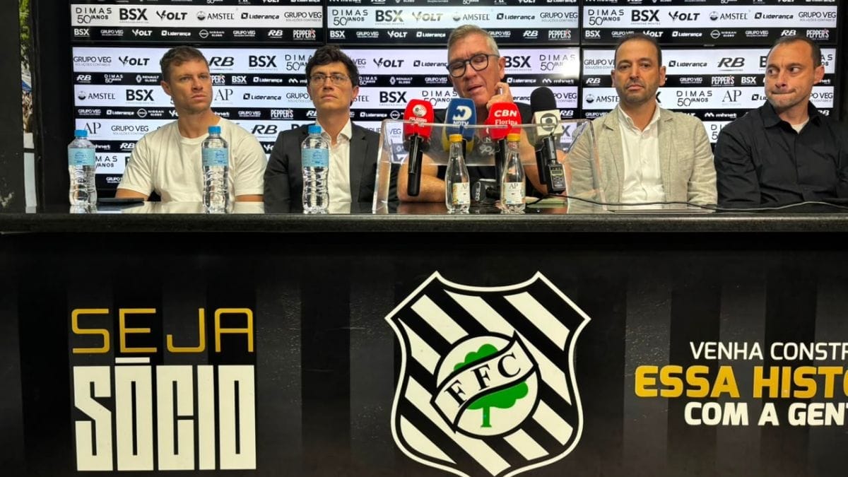 Conselho de Administração da SAF do Figueirense em coletiva na manhã desta sexta-feira (Foto: PH Freitas, NSC)