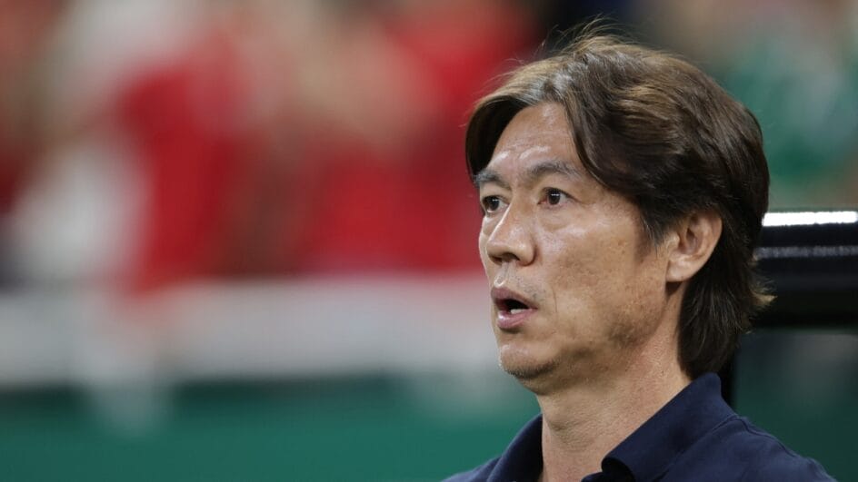 Hong Myung-bo falou pela primeira vez após eliminação e ameaças de morte (Foto: REUTERS)