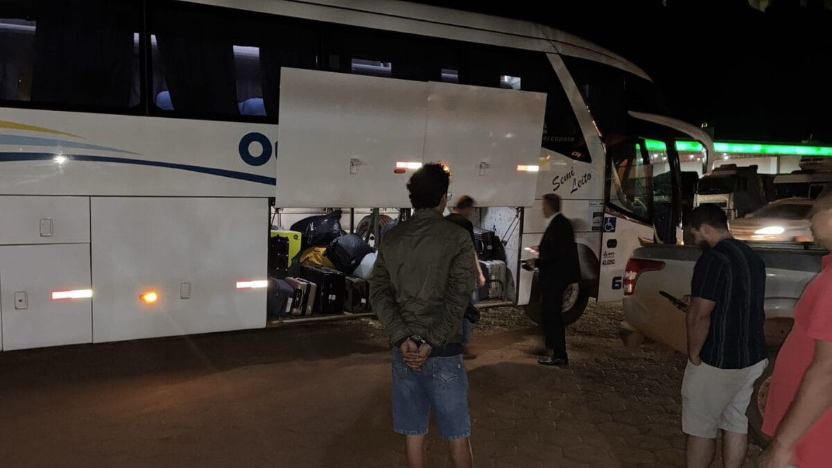 Terceiro suspeito de executar adolescente em SC é preso em MT após tentar fugir de ônibus