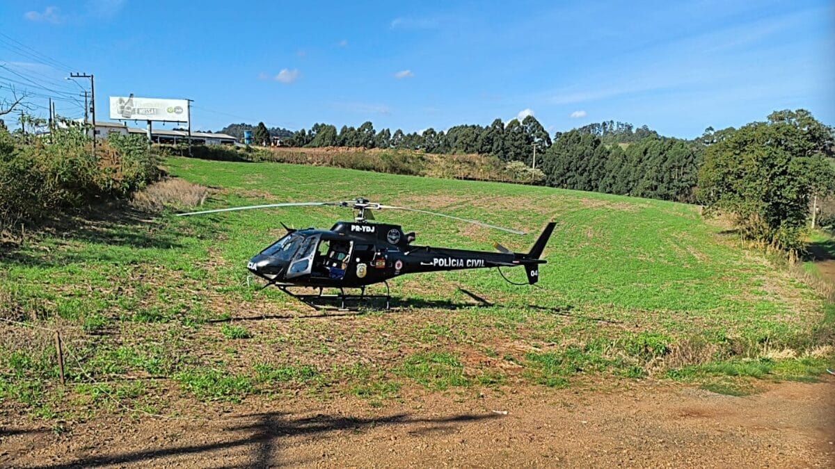 Trabalhador é esmagado entre carga e carreta