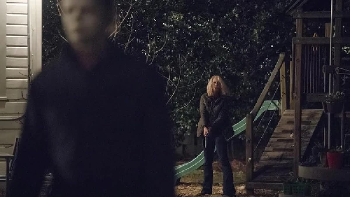 Por volta do final da década de 2010, o cinema viveu uma nova era: reviver seus clássicos. Iniciada por Halloween (2018), essa era trouxe diversos clássicos de forma mais 'madura e moderna' (Foto: Divulgação / IMDb)