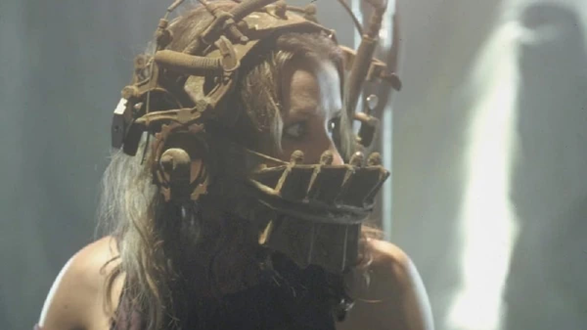 O começo dos anos 2000 foi marcado pelo nascimento do torture porn, uma vertente extremamente violenta marcada pelos efeitos especiais com filmes como Jogos Mortais e o Albergue (Foto: Divulgação / IMDb)