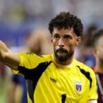 Destaque da Copa do Mundo 2026, goleiro Vozinha não viaja e aumenta dúvidas sobre acerto com novo clube