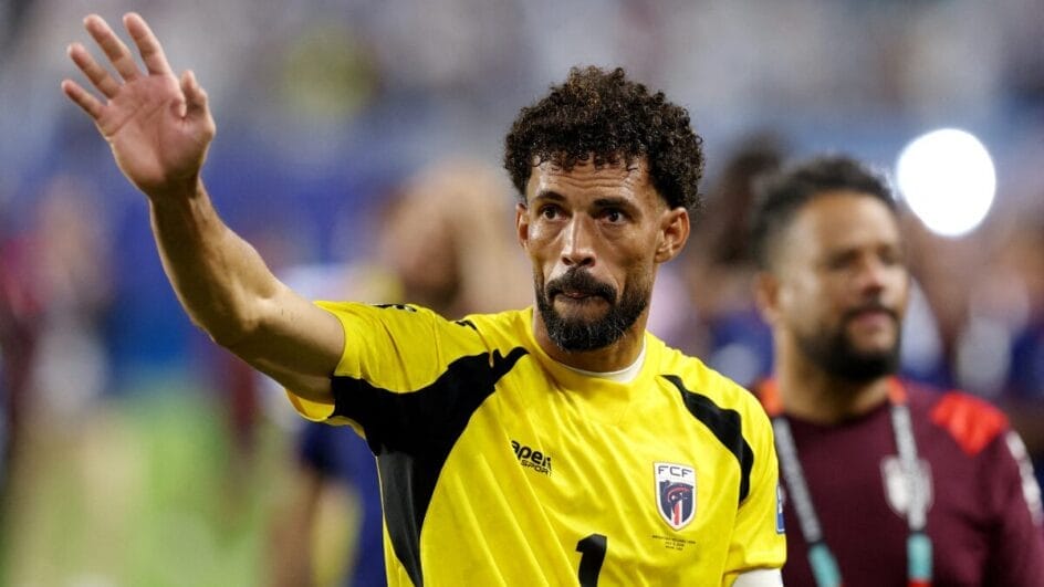 Vozinha foi destaque da Copa do Mundo por Cabo Verde (Foto: REUTERS/Paul Childs TPX IMAGES OF THE DAY)