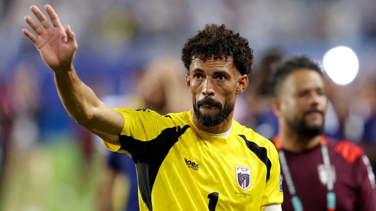 Vozinha foi destaque da Copa do Mundo por Cabo Verde (Foto: REUTERS/Paul Childs TPX IMAGES OF THE DAY)