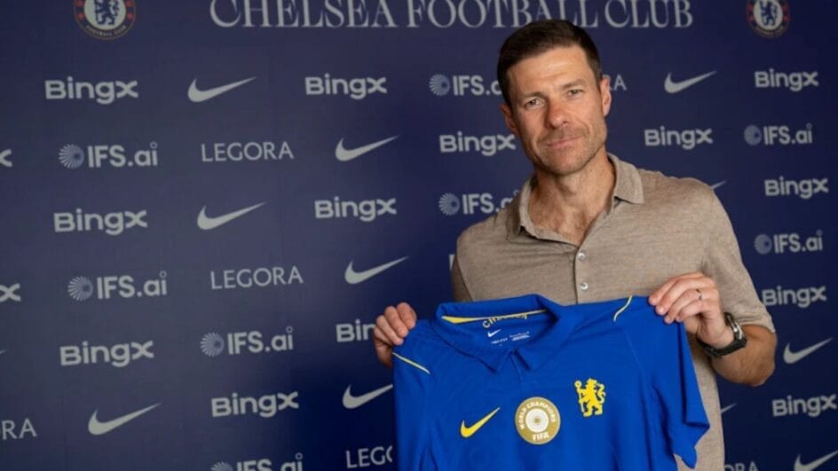 Xabi Alonso foi oficialmente anunciado por novo clube (Foto: Divulgação, Chelsea)