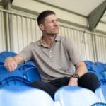 Xabi Alonso estreia no Chelsea com vitória marcada por hat-trick de João Pedro