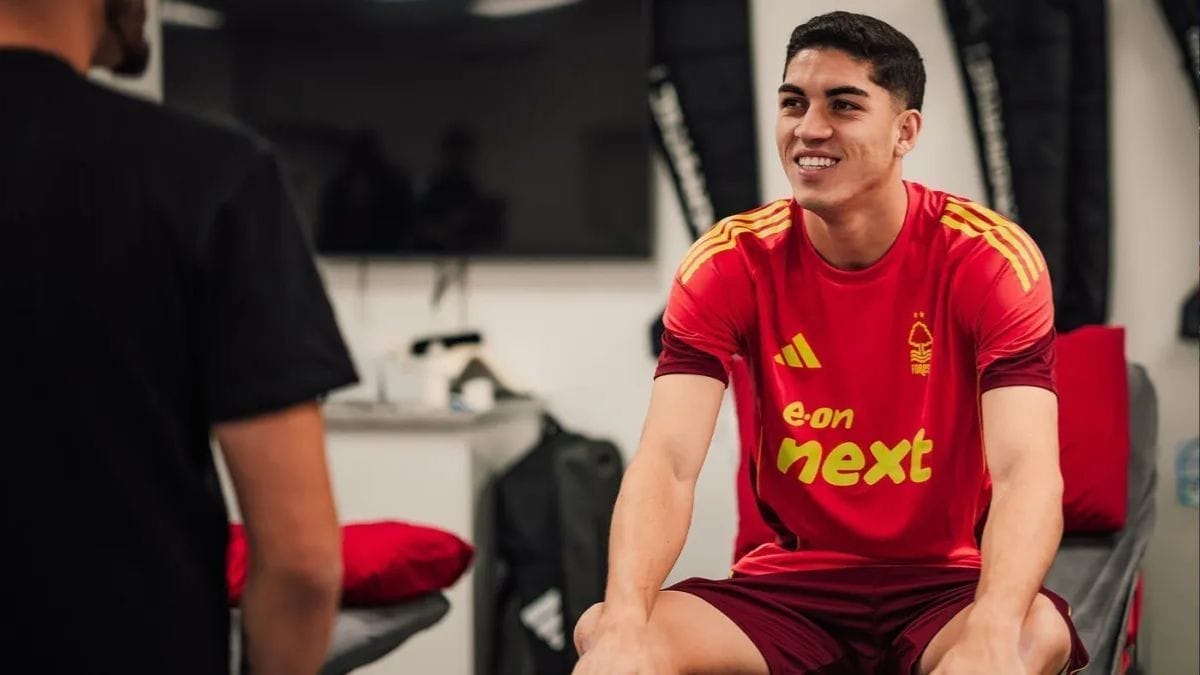 Zagueiro Jair no Nottingham Forest