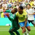 Destaque do Japão na Copa do Mundo, goleiro Zion Suzuki se torna desejo de dois gigantes do futebol europeu