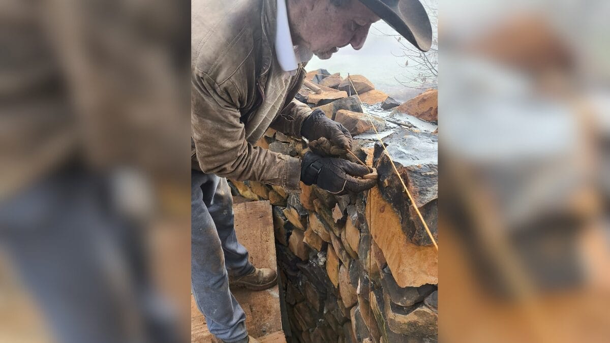 casa de pedra inspirada na Escócia