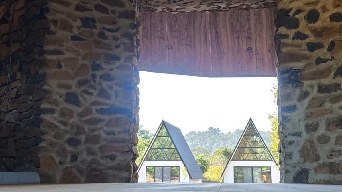 casa de pedra inspirada na Escócia