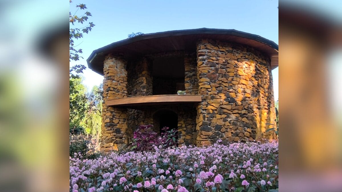 casa de pedra inspirada na Escócia