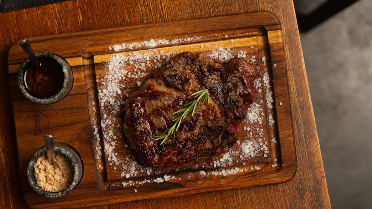 Los Troncos assume operação gastronômica da Casa Figueira