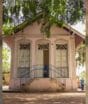 Casa do século XIX desafia expansão e segue de pé em bairro entre os mais valorizados de Florianópolis
