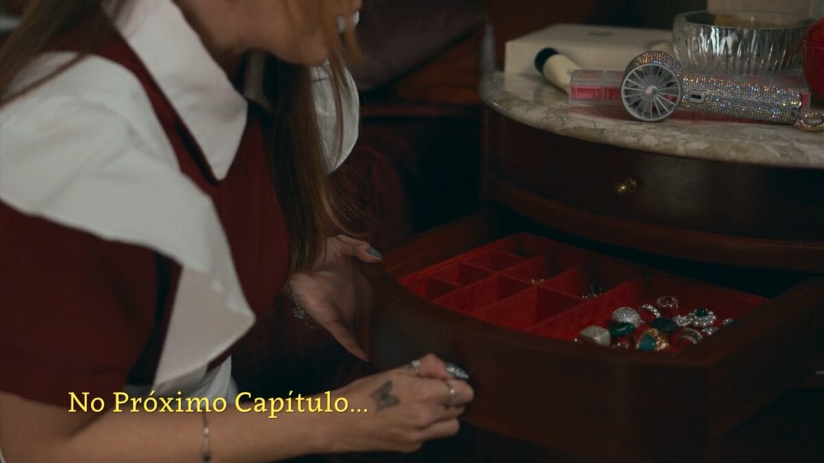 No dia seguinte, Tilde diz que o anel sumiu