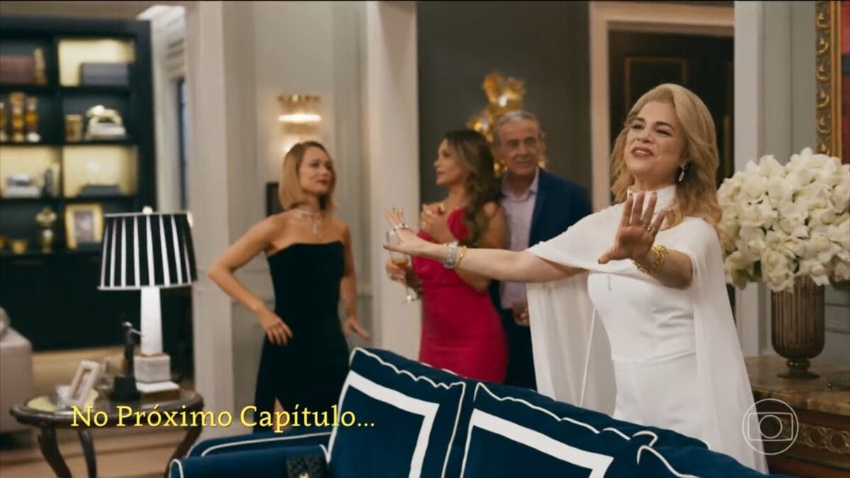 Isabel Teixeira, Mariana Ximenes e Flávia Alessandra em cena de Quem Ama Cuida