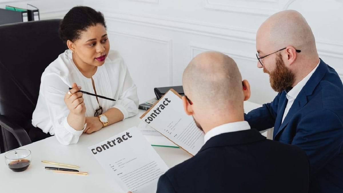 Recusar um acordo vantajoso: Robert rejeitou uma proposta que lhe garantiria 62,5% do valor da casa e insistiu em receber a propriedade integralmente (Foto: www.kaboompics.com / Pexels)