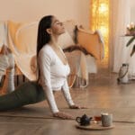 O cantinho do silêncio: como aplicar o design wellness para relaxar em casa