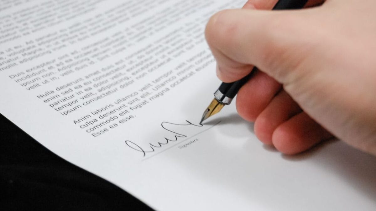O que são embargos de declaração? São uma medida usada para esclarecer omissão, contradição ou obscuridade, além de permitir a correção de erro material (Foto: Pixabay / Pexels)