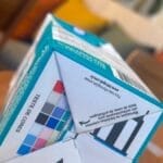 Pontinhos coloridos na embalagem de leite não indicam reprocessamento e servem para destacar outra informação