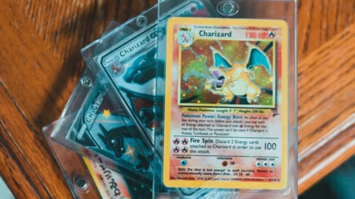 Número da coleção: quando o primeiro número da carta supera o total indicado depois da barra, o exemplar pode pertencer à categoria conhecida como Secret Rare (Foto: Erik Mclean / Pexels)