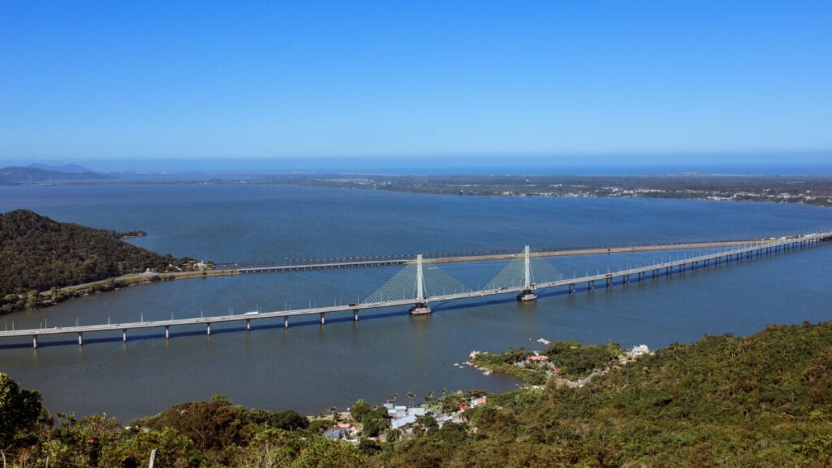Fechada por cabos rompidos, ponte Anita Garibaldi em SC é uma das maiores do país e tem apenas 11 anos