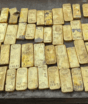 Pedreiros perfuram porão para instalar esgoto e encontram R$ 54 milhões em ouro escondidos dentro da parede