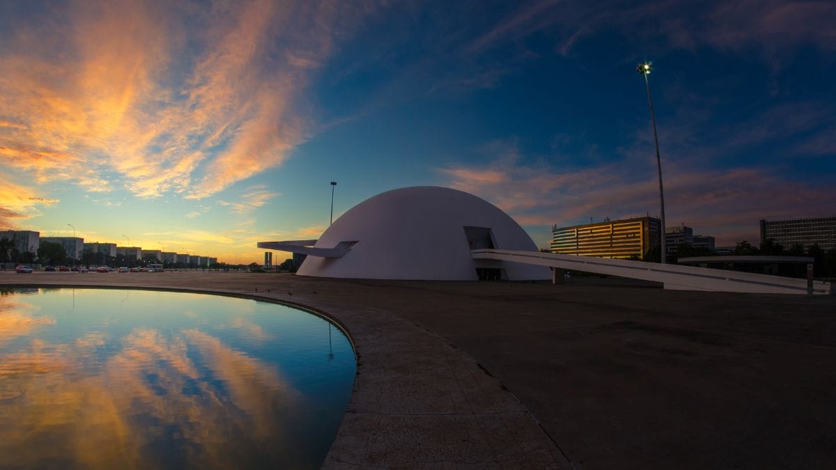 Brasília está no seleto grupo da Muralha da China e das Pirâmides do Egito e tem a maior área tombada do mundo