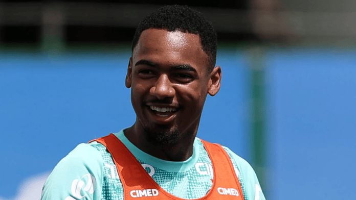 Manchester City acerta venda de meio-campista e abre espaço para Allan, do Palmeiras