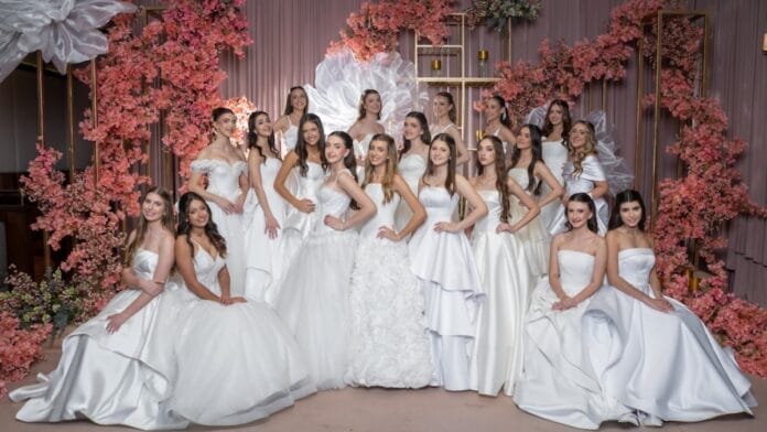 Baile mais esperado do ano em Blumenau reúne mil convidados e encanta; veja looks e detalhes