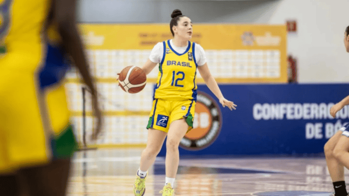 Bárbara Schlichting Bittencourt, jogadora de basquete