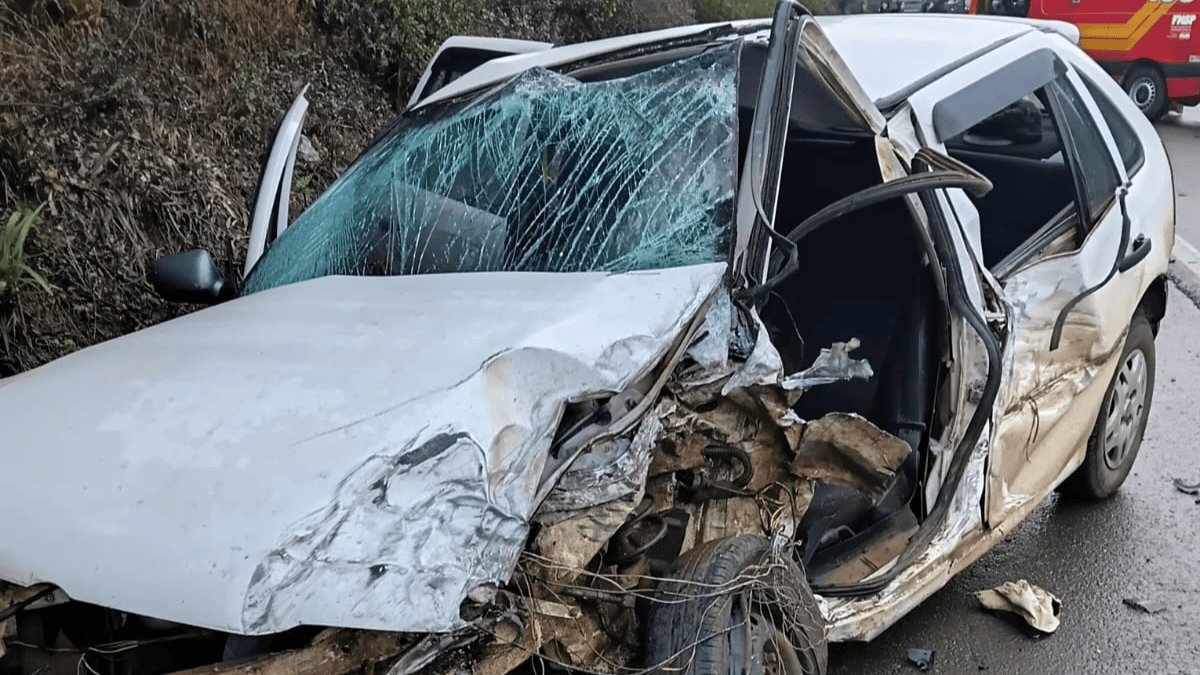 Bebê de 6 meses morre em acidente entre carro e carreta na BR-470 em SC
