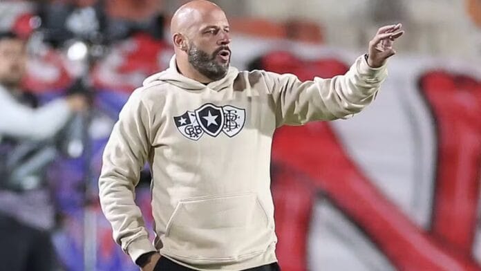 Botafogo traz de volta técnico que comandou o clube há mais de duas décadas após demissão de Franclim Carvalho