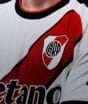Enquanto aguarda definição por Thiago Almada, River Plate eleva proposta por lateral do Olympiacos