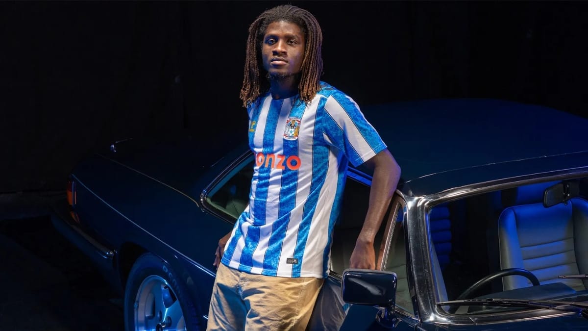 Campeão da 2ª divisão inglesa choca mercado ao gastar mais que Barcelona e PSG em reforços