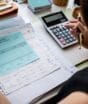 Como organizar as dívidas e quando o empréstimo online pode ajudar