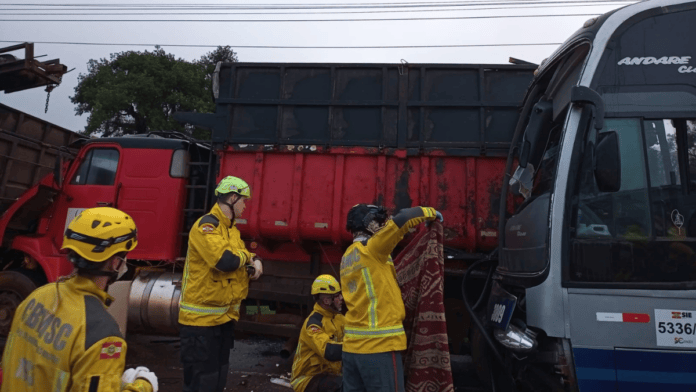Colisão ônibus em Xanxerê
