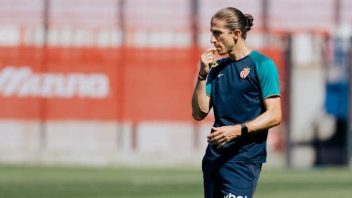 Filipe Luís leva Monaco à fase de liga da Conference após goleada e mira título inédito na Europa
