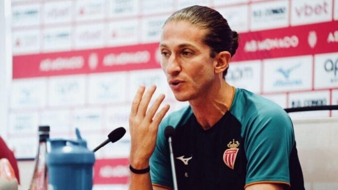 Filipe Luís vence a quarta seguida no Monaco e assume a liderança do Campeonato Francês
