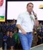 Flávio Bolsonaro exibe novo vídeo com suposto uso de IA e elogia Tereza Cristina em convenção do PL em SC